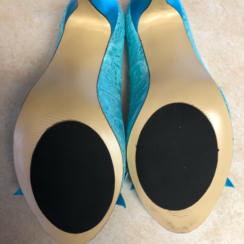 Aqua Blue Satin Lace Heels, Size 8 - Picture 5 of 6